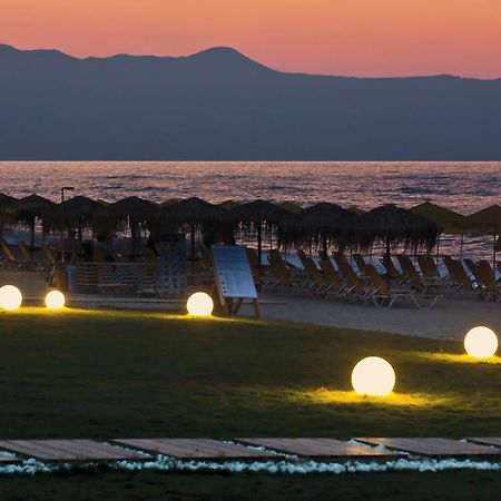 Santa Helena Beach Resort Platanés Exteriör bild