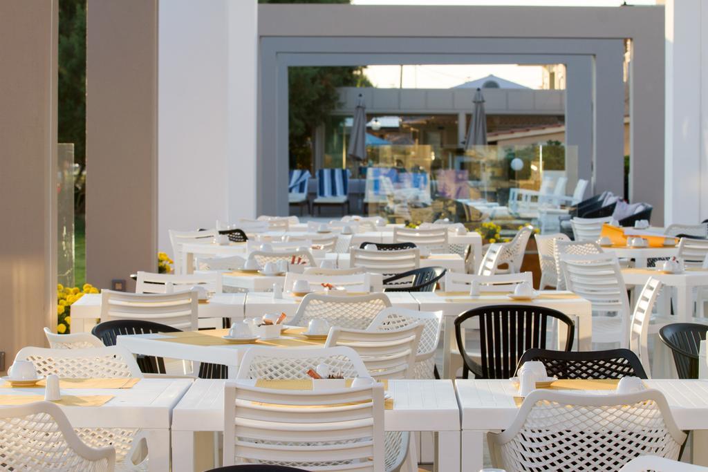 Santa Helena Beach Resort Platanés Exteriör bild